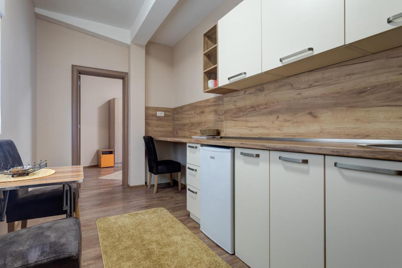 Dom B Apartments Budva Eksteriør billede