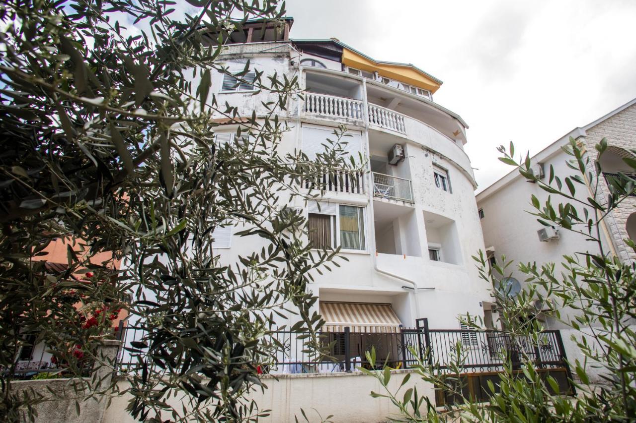 Dom B Apartments Budva Eksteriør billede