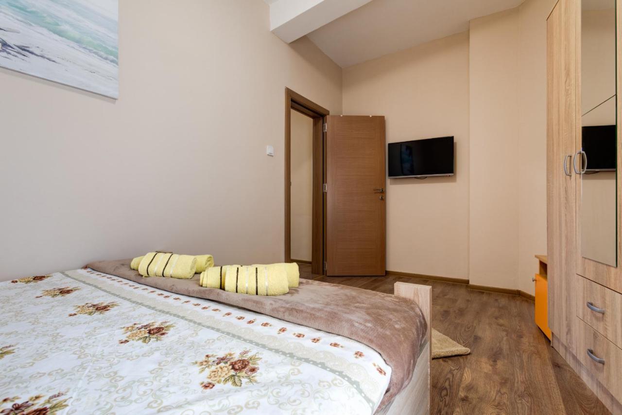 Dom B Apartments Budva Eksteriør billede